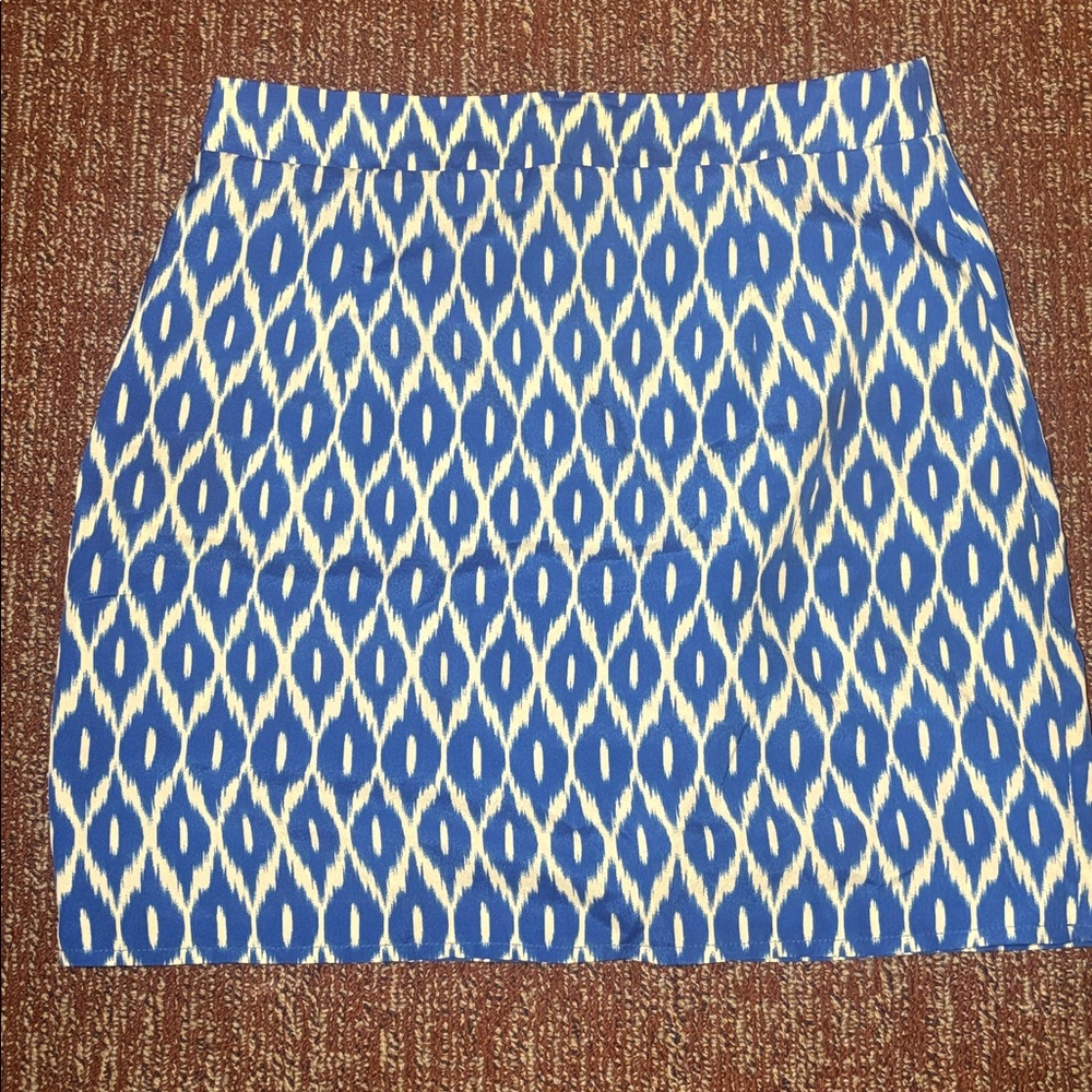 Annabella Blue/white abstract Grecian printed silky mini Skirt neon zipper lined